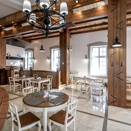 Malom 4* ديبريتْسين