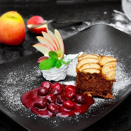 Malom 4* ديبريتْسين
